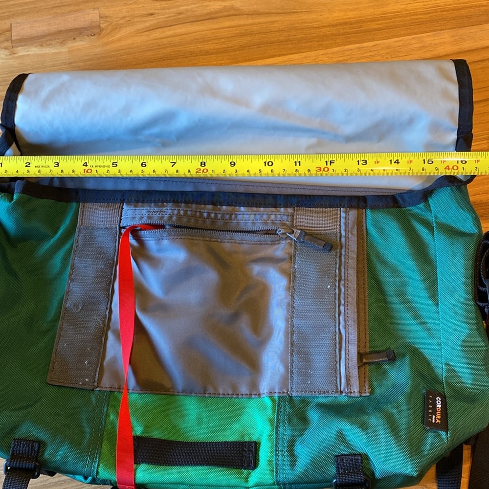 Timbuk2 messenger bag GUC - Picture 9 of 10